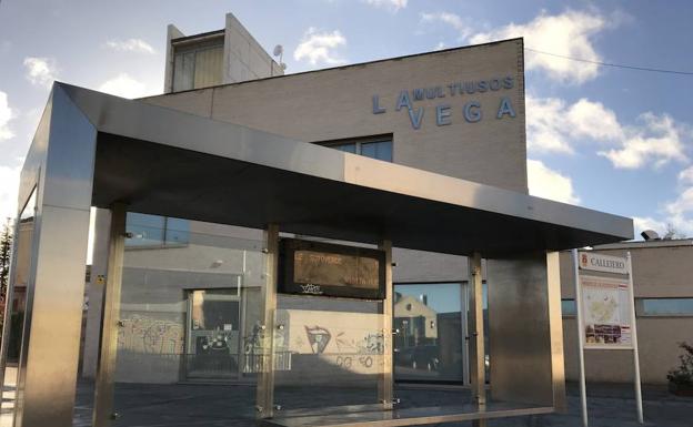 Marqesinas de las paradas de autobús en Arroyo.