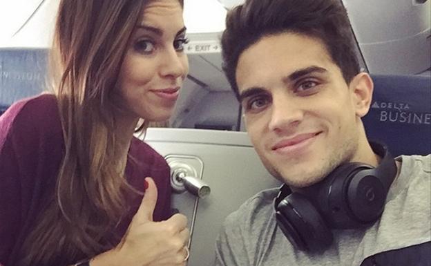 Melissa Jiménez y Marc Bartra, en una imagen de archivo. /Instagram