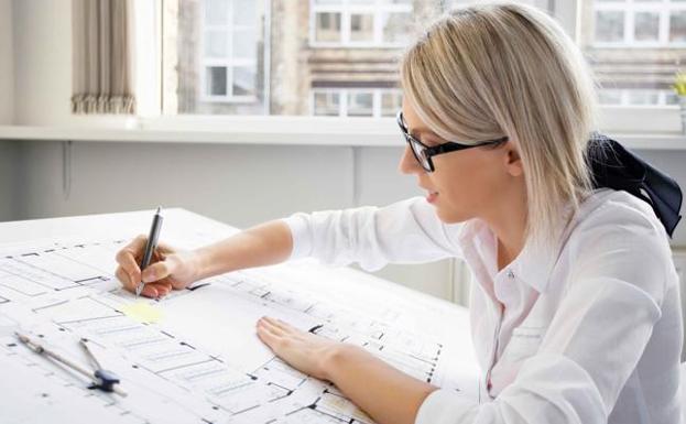Mujer ingeniera./ADOBE STOCK