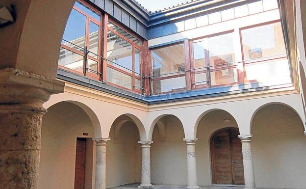Patio del Palacio de los Cuadrilleros, sede de la Casa Consistorial.