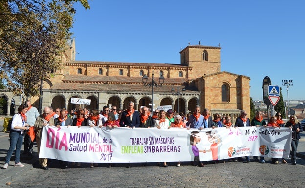 Los asistentes a la marcha en Ávila por la salud mental /María Fernández