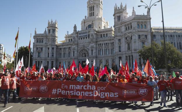 Manifestación en Madrid por unas pensiones dignas./Emilio Naranjo (Efe)