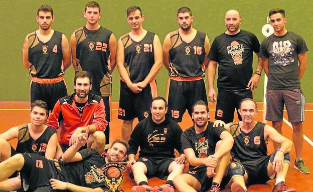 La plantilla del Eldana, equipo ganador del Torneo./EL NORTE