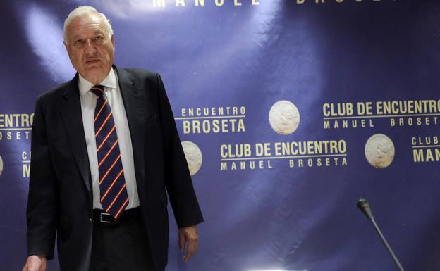 García-Margallo, a su llegada al Club de Encuentro Manuel Broseta. /Kai Försterling (Efe)