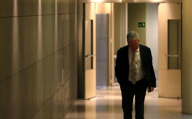 Pedro Quevedo, presidente de la comisión parlamentaria sobre la caja B del PP./Javier Lizón (Efe)