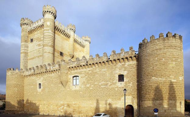 Durante 24 años Las Cortes de Castilla y León encontraron alojamiento en el interior de sus muros. /ANTONIO QUINTERO