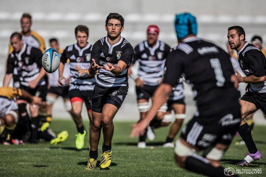 David Barrios abre el balón en un encuentro de esta temporada /Jean Francois Sánchez