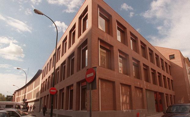 Edificio sede de los colegios de abogados y procuradores. /RAMÓN GÓME