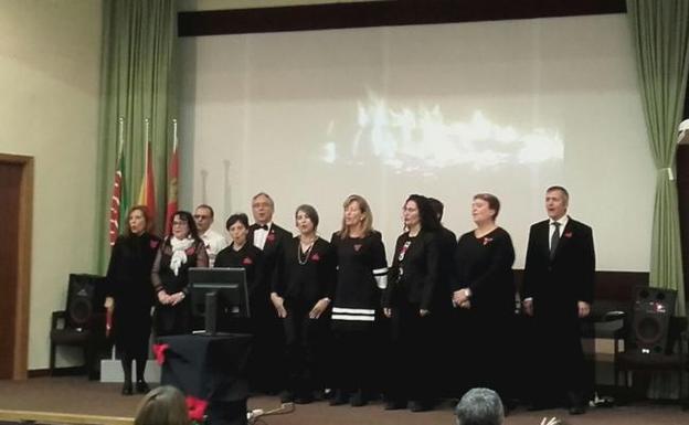 Coro del Servicio Territorial de Agricultura de la Junta en Zamora, durante la actuación. /El Norte