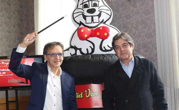 Juan Mayoral, responsable del festival 'Valladolid, vive la magia', junto a Chema Viteri.