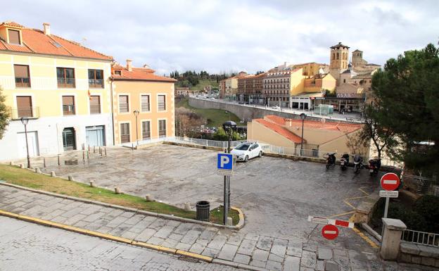 Nuevo espacio destinado al aparcamiento de motocicletas.. /Antonio Tanarro