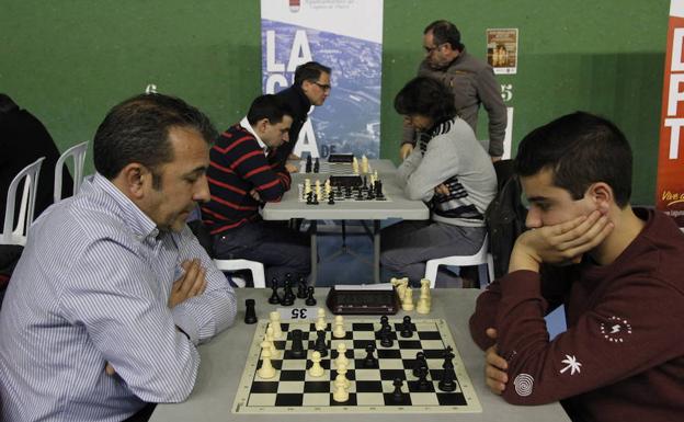 Varios de los participantes durante las partidas/Santiago Bermejo
