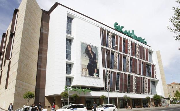 Fachada principal de El Corte Inglés./LAYA