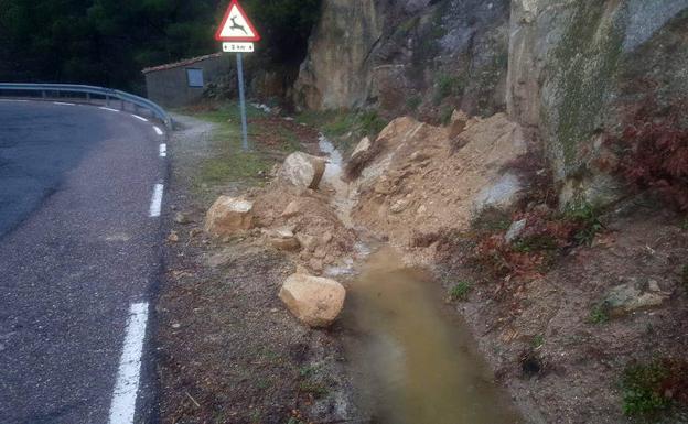 Desprendimiento en una carretera de la provincia de Ávila.