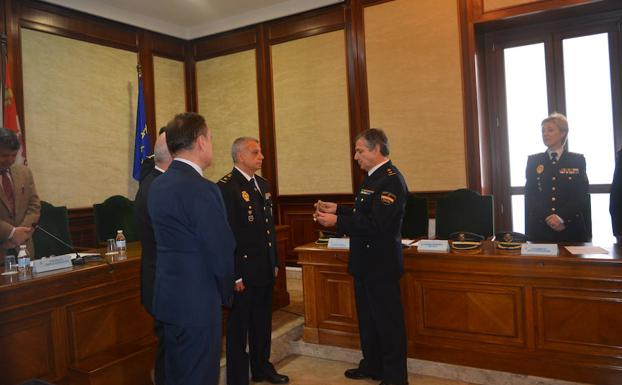 Nombramiento como nuevo jefe de la Comisaría de Béjar. /WORD