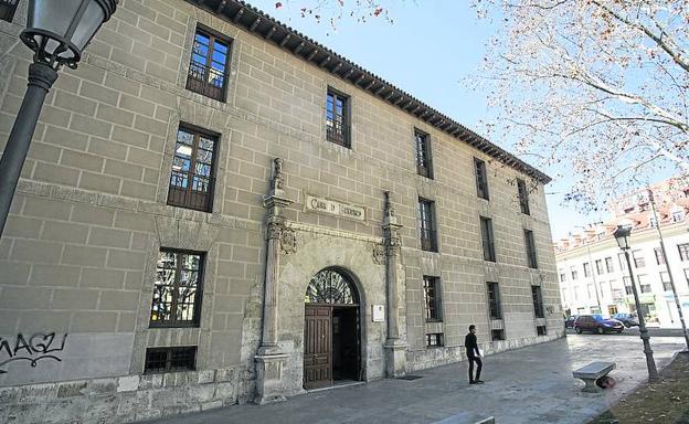Fachada del colegio./Alberto Mingueza