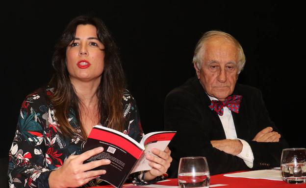 Victoria Ash e Inocencio Arias, durante el recital. /Henar Sastre