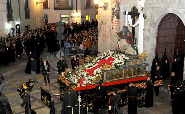 Salida de La Piedad de la iglesia de San Martín. /R. Otazo