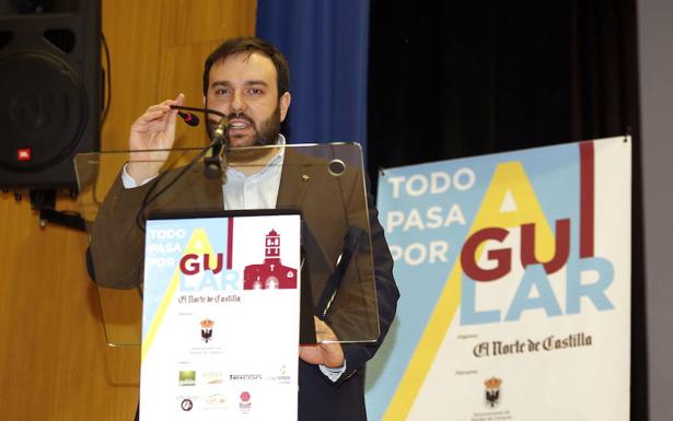Carlos Sierra, concejal de Hacienda de Aguilar, en un acto reciente./A. Quintero