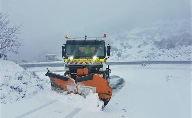 La primavera continúa dejando nieve en la provincia abulense. /Diputación de Ávila
