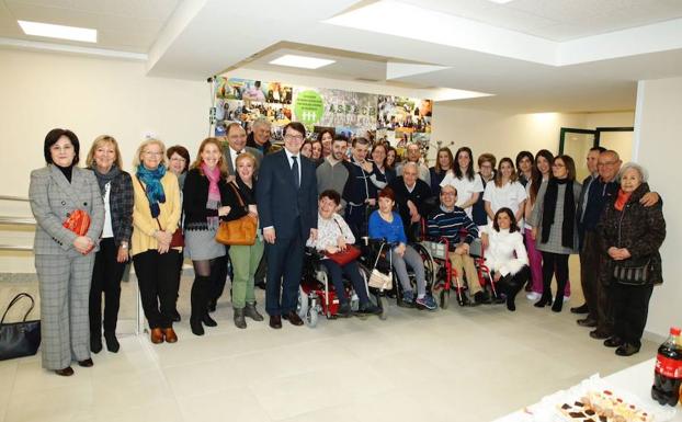 El alcalde, durante la visita institucional a las nuevas instalaciones de Aspace./LAYA