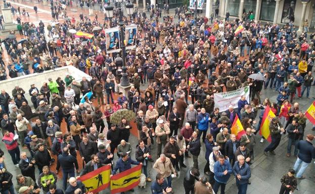 Concentración de cazadores el Valladolid. /H. Sastre