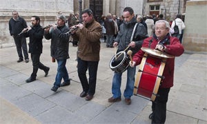 Celebración del Día del Dulzainero, acto que desarrolla la Asociación Cultural Amigos de la Dulzaina desde hace 26 años. /Ricardo Ordóñez/