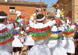 Una procesión honra a la Virgen de Grijasalbas