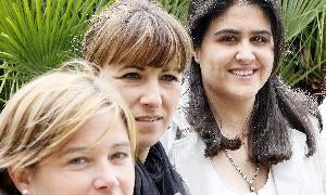 Tres de las cuatro emprendedoras en el medio rural que relatan su experiencia. / G. Villamil/