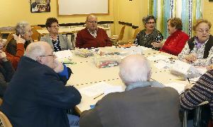 Integrantes del grupo de memoria del barrio Belén, durante la actividad. / RAMÓN GÓMEZ/