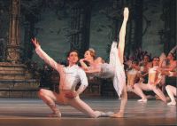 El ballet de Kiev vuelve en Valladolid a la Edad Media con 'Raymonda'