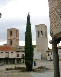 La plaza de la Villa de Arévalo recupera su imagen tradicional