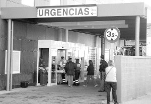 Acceso al servicio de Urgencias del hospital Virgen de la Concha de Zamora. / LUIS CALLEJA/