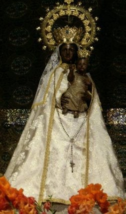 Talla de Nuestra Señora de la Peña de Francia. / Á. DEL POZO/