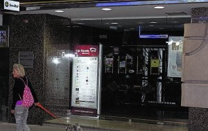Puerta de acceso a la muestra. ::
R. CASADO/