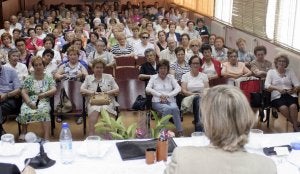 Asistentes a la asamblea de ayer de Manos Unidas, en la sesión celebrada en el Seminario Menor Diocesano. ::
VÍCTOR HERRERO/