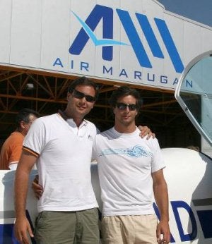 Alejandro Garvía (izquierda), con su hermano :: A. TANARRO/