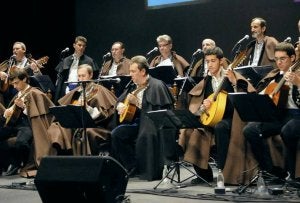 Miembros de la agrupación, en un concierto en el Juan Bravo. :: A. T./