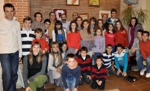Componentes de los clubes Blume y Velox posan durante la celebración de su cena anual. ::
EL NORTE/