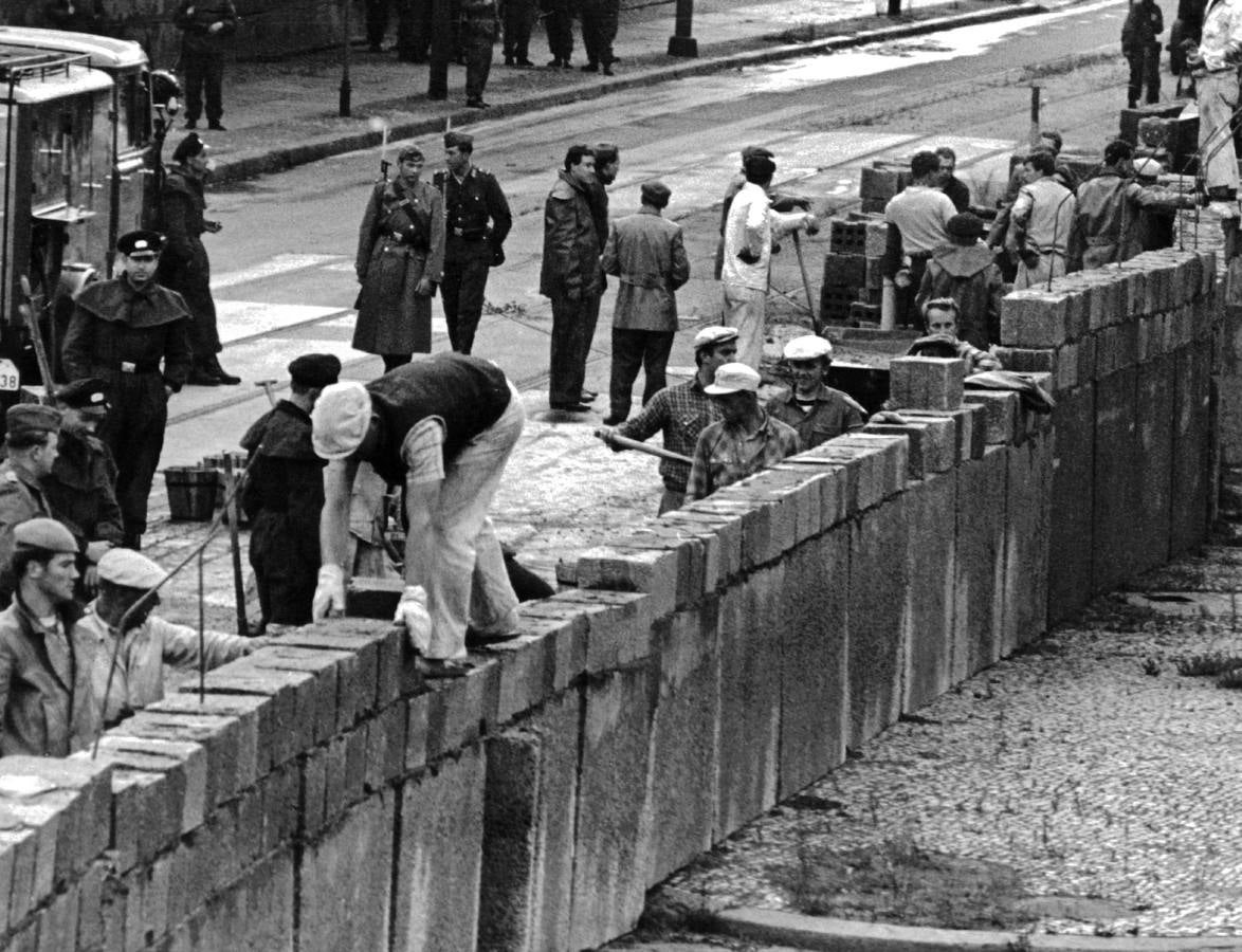 La construcción del 'Muro de Berlín' elnortedecastilla.es La construcción del 'Muro de Berlín' elnortedecastilla.es