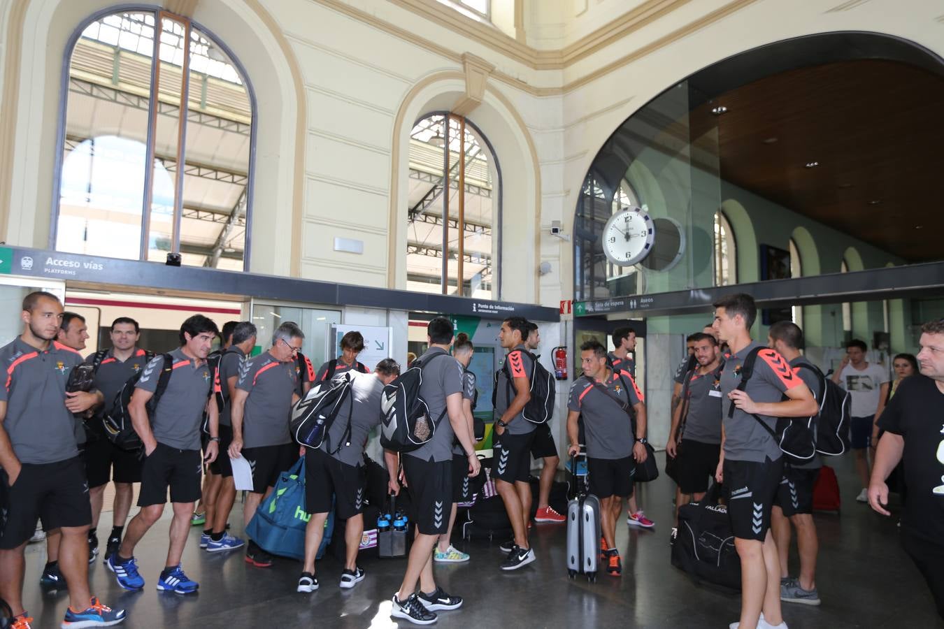 El Real Valladolid pone rumbo a Córdoba en el primer partido de Liga