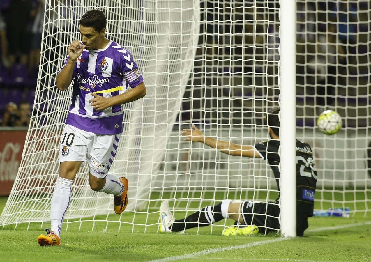 El Valladolid se impone al Alcorcón por dos goles a cero