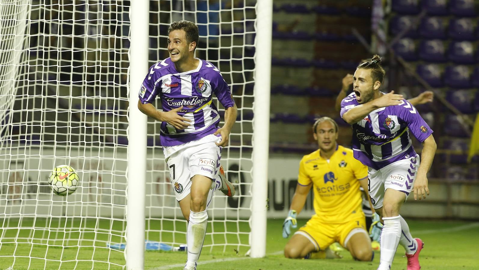 El Valladolid se impone al Alcorcón por dos goles a cero