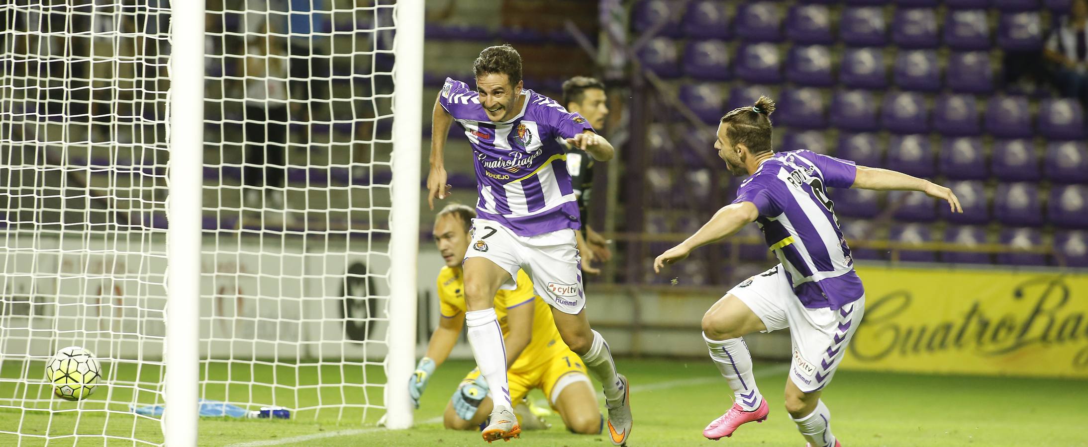 El Valladolid se impone al Alcorcón por dos goles a cero