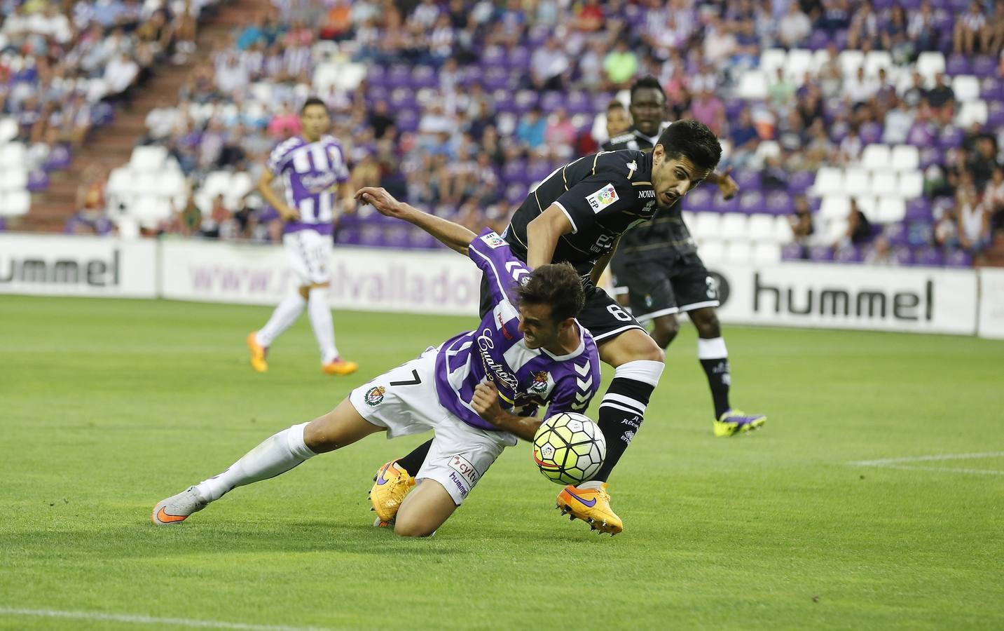 El Valladolid se impone al Alcorcón por dos goles a cero