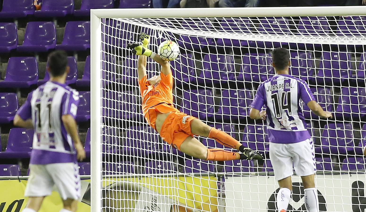 El Valladolid se impone al Alcorcón por dos goles a cero