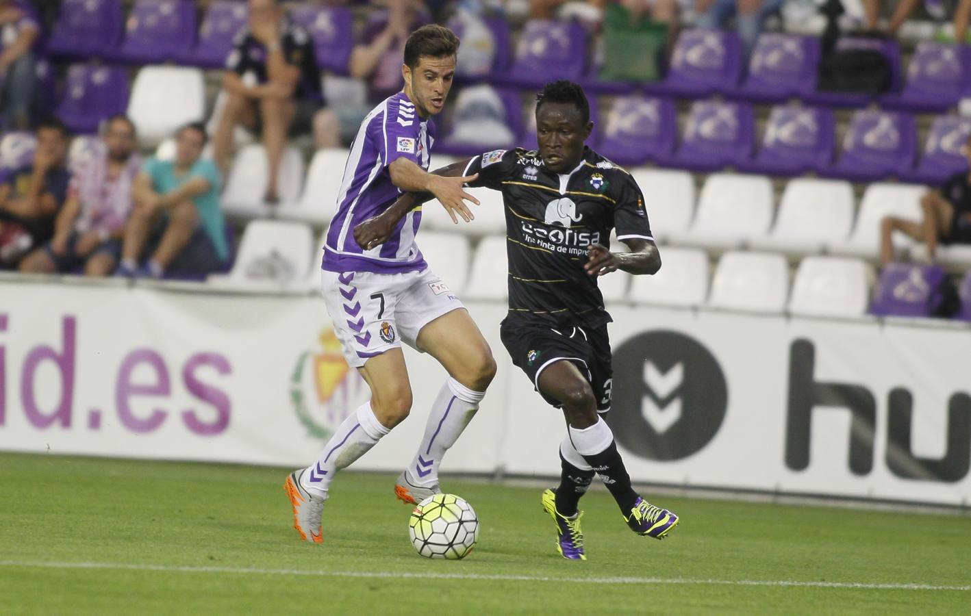 El Valladolid se impone al Alcorcón por dos goles a cero