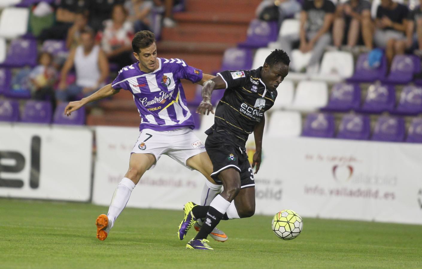 El Valladolid se impone al Alcorcón por dos goles a cero