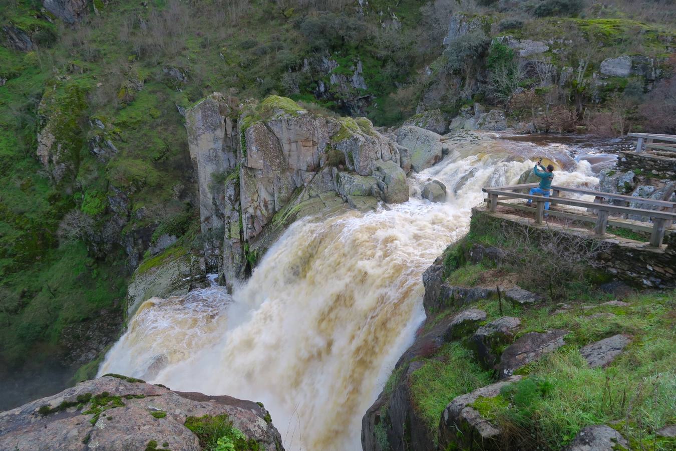 La impresionante cascada del Pozo de los Humos - elnortedecastilla.es