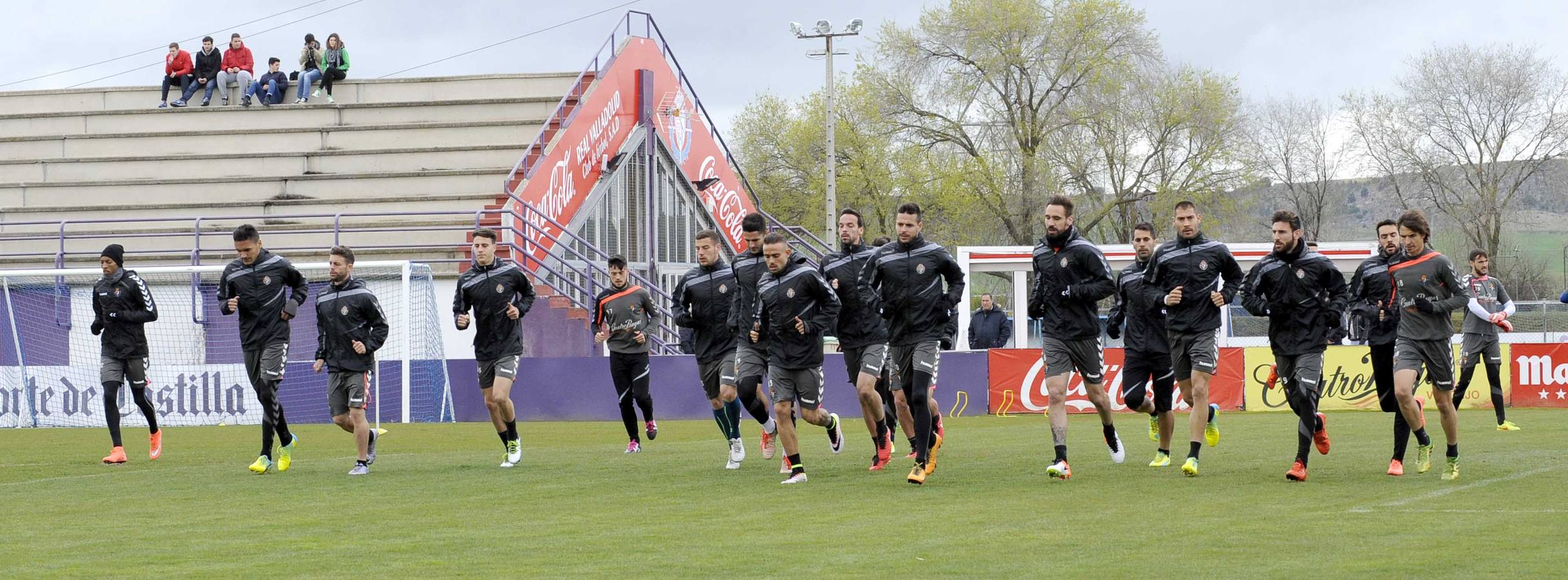 Entrenamiento del Real Valladolid en los campos Anexos